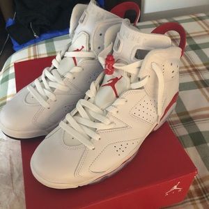 Jordan 6 “red oreo”